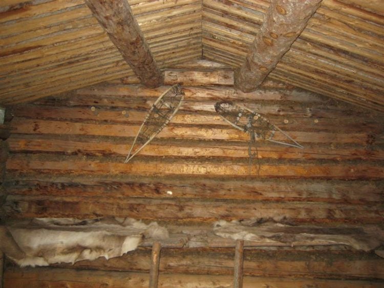London cabin back wall
