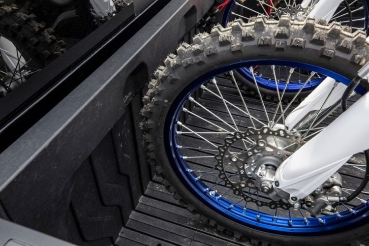 GMC CarbonPro bed